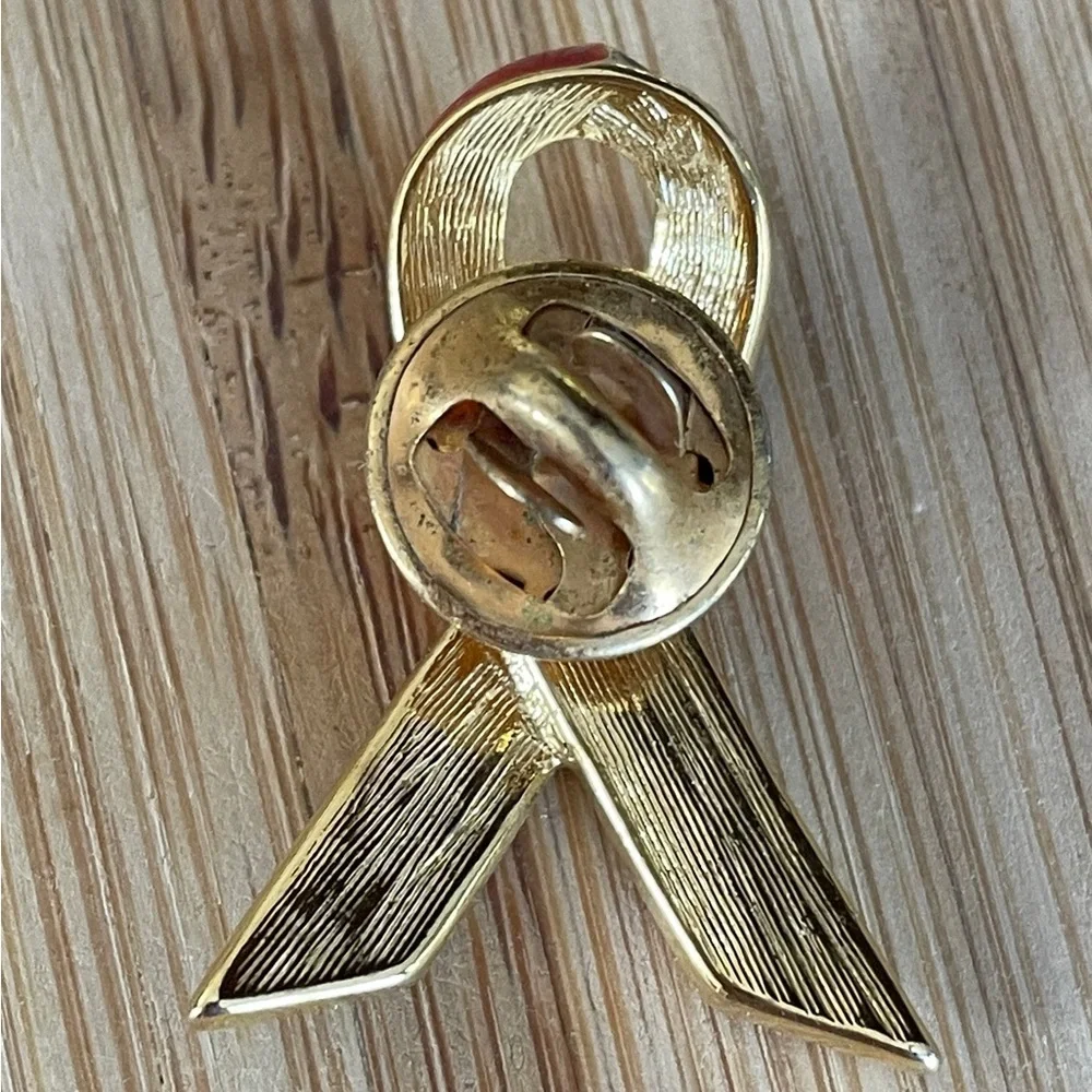 USA Ribbon Red White & Blue Brooch Pin Goldtone
